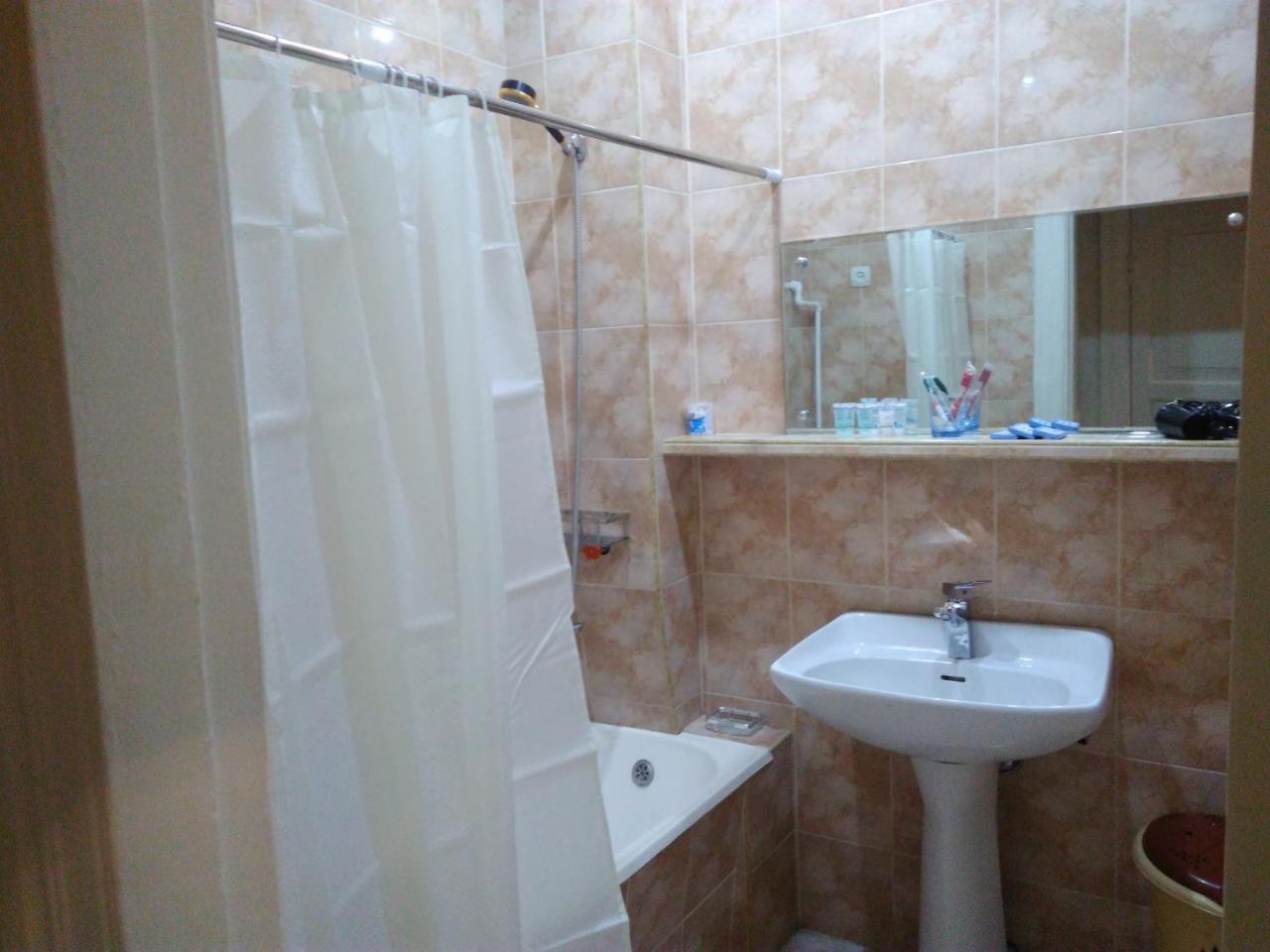 Apartment Gallery Rustaveli 1 Tbilisi Exterior photo